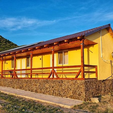 Cabana Varad Coronini Moldova Veche Eksteriør bilde