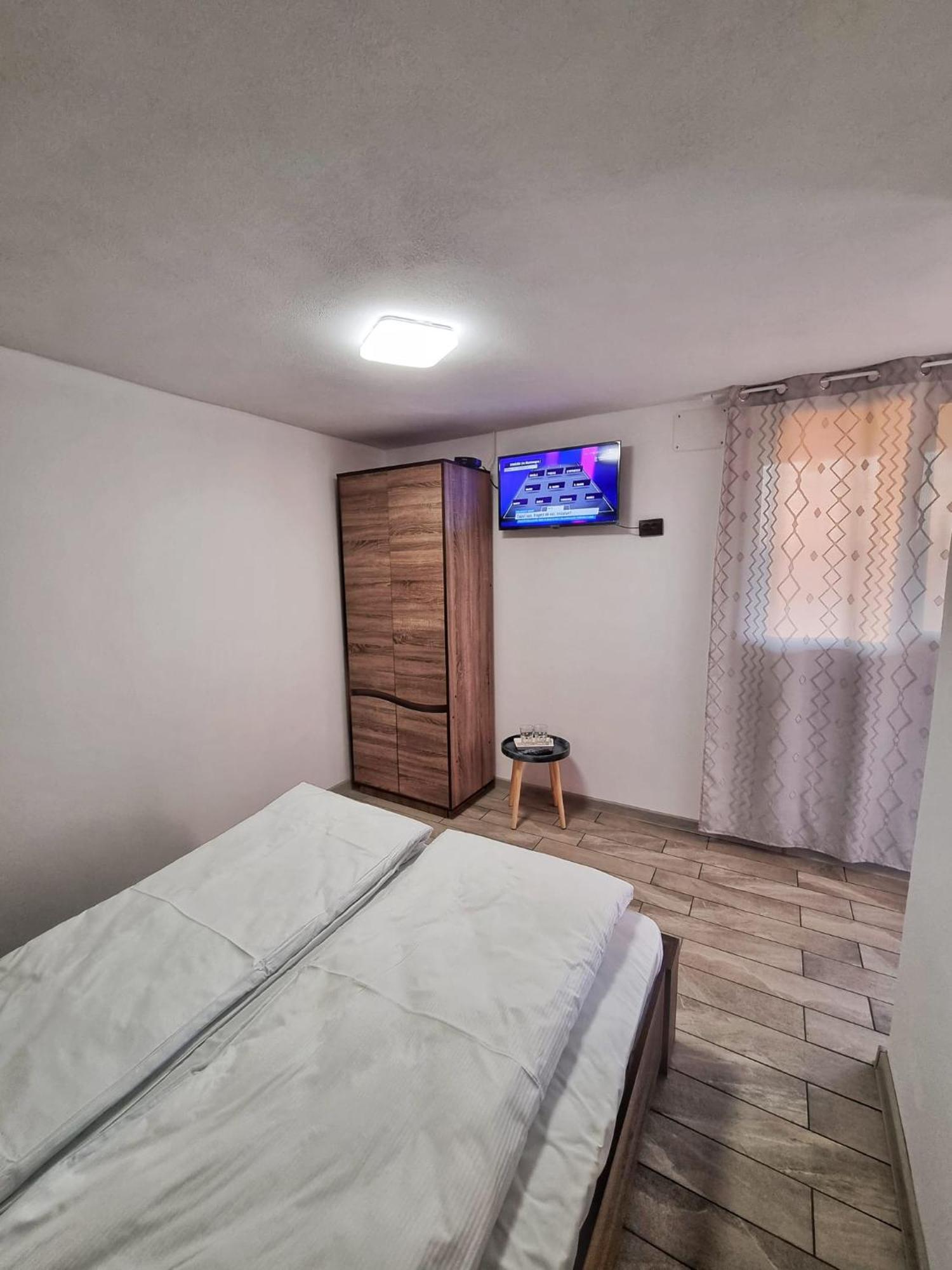 Cabana Varad Coronini Moldova Veche Eksteriør bilde