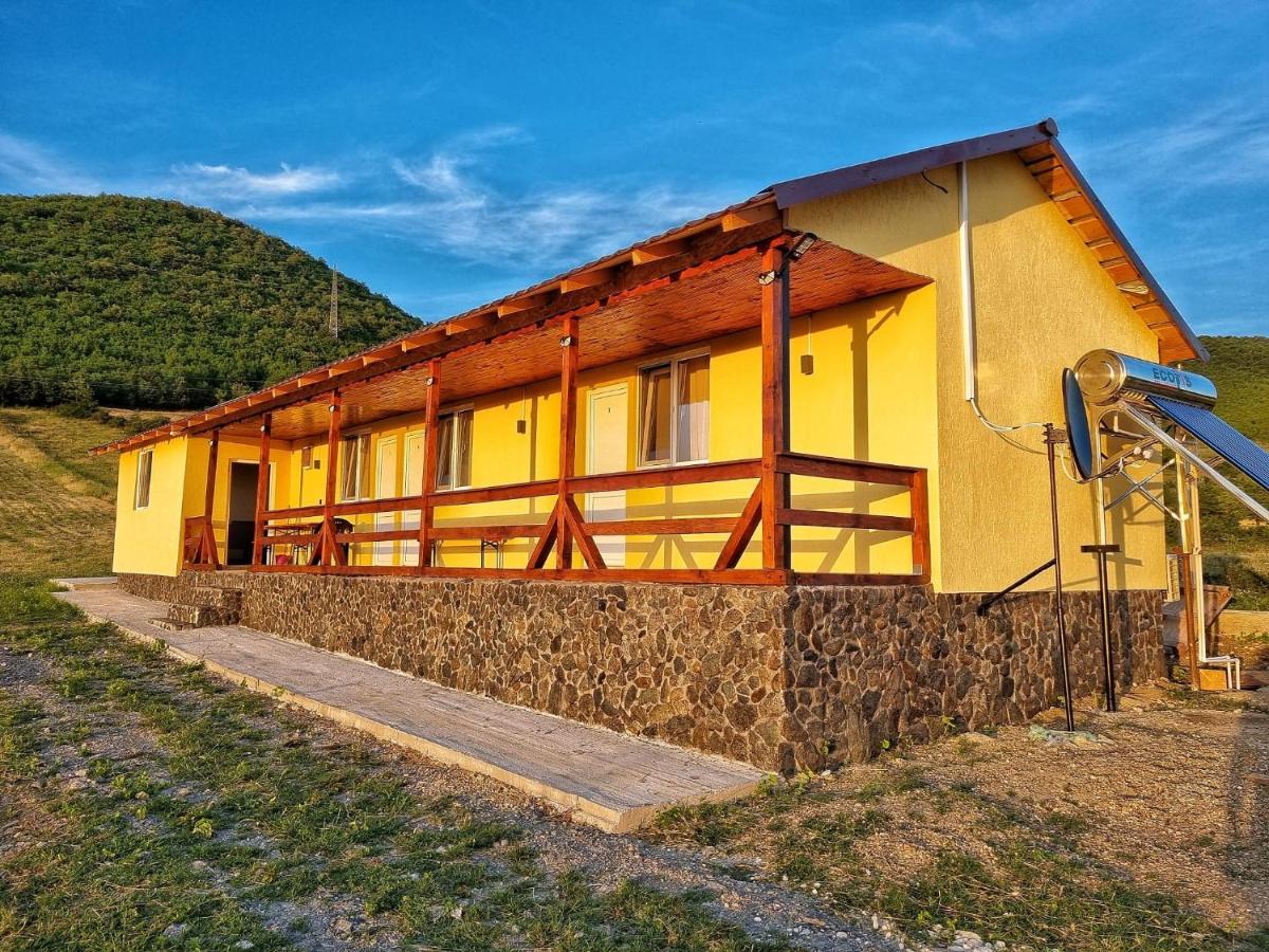 Cabana Varad Coronini Moldova Veche Eksteriør bilde