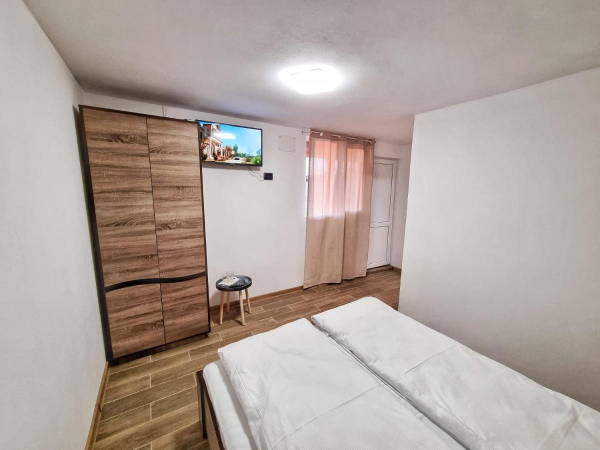 Cabana Varad Coronini Moldova Veche Eksteriør bilde
